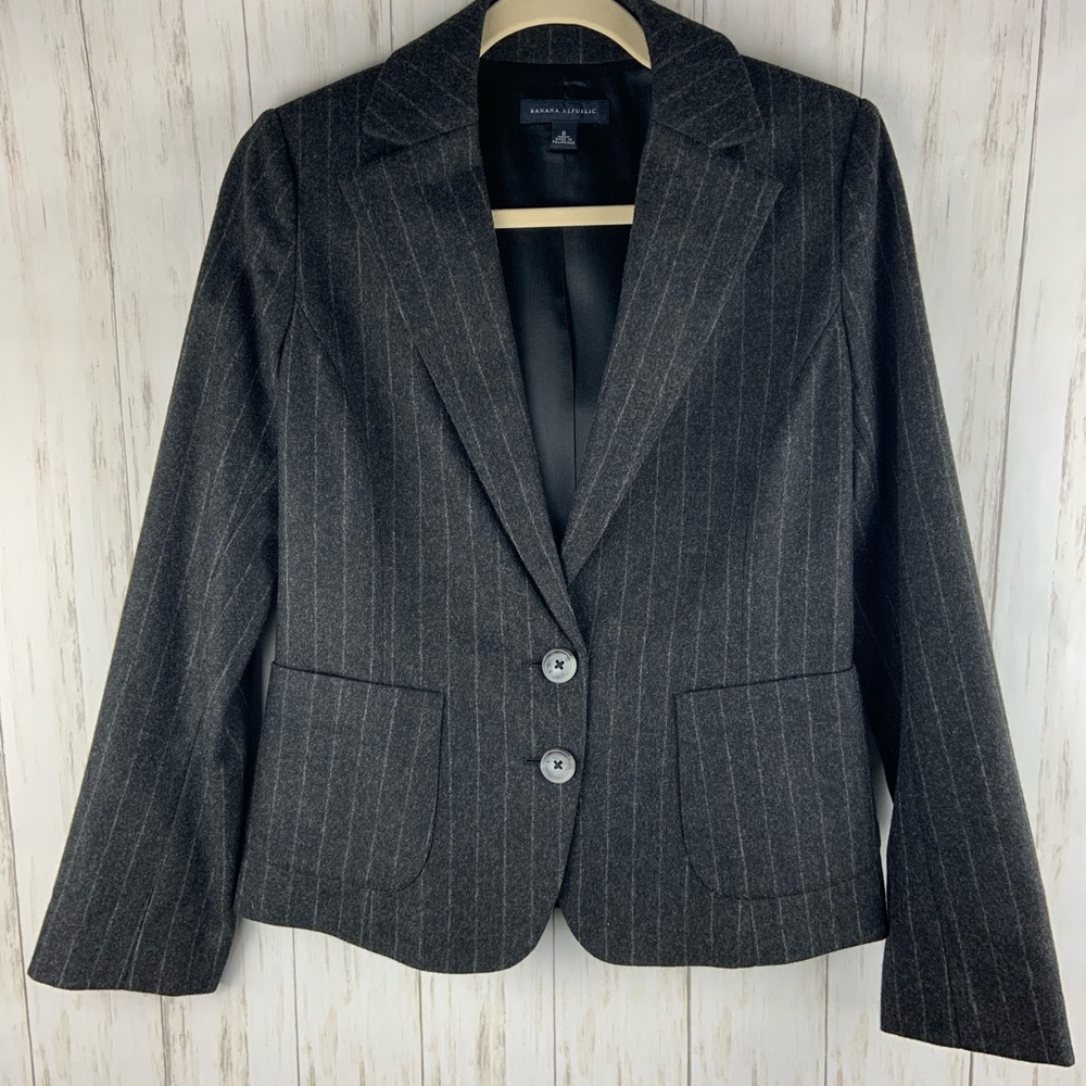 BANANA REPUBLIC Wool Pinstripe Jacket Size 6
